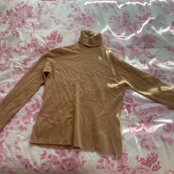 100% Cashmere Sweater - Picture 2 of 7